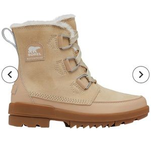 NIB Sorel Tivoli boots